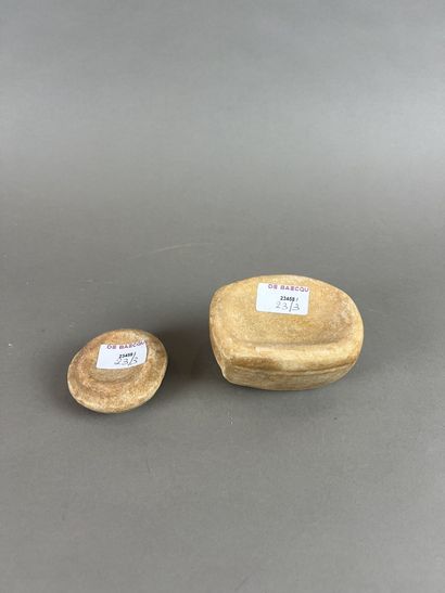°°Trois pièces, néolithique saharien, circa...