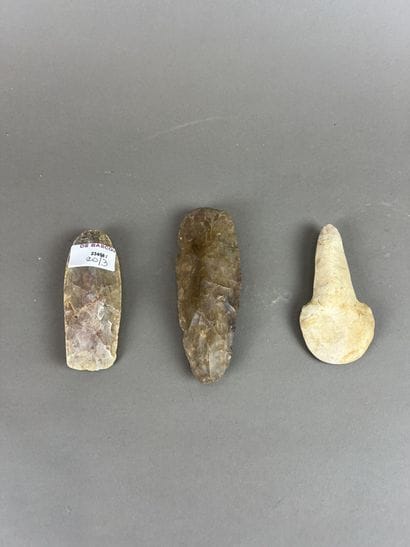°°Trois outils, néolithique saharien, circa...