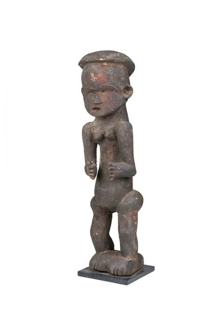 Tsogo, Gabon 
Statue, les bras écartés du...