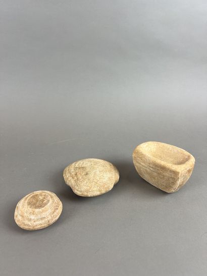 °°Trois pièces, néolithique saharien, circa...