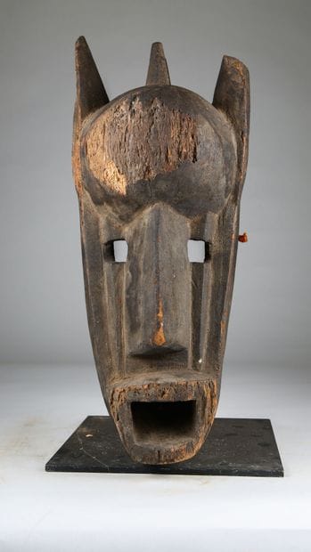 Masque animalier de la société du « koré...