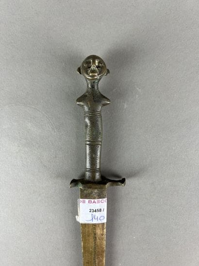 °°Couteau Fon, Bénin
La lame surmontée d'un...