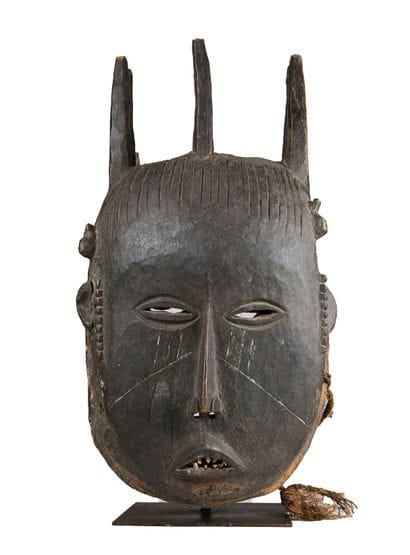 Masque Igala, Nigeria
Large face scarifiée...