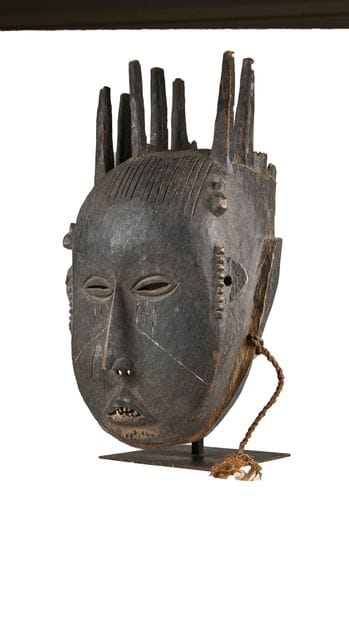 Masque Igala, Nigeria
Large face scarifiée...