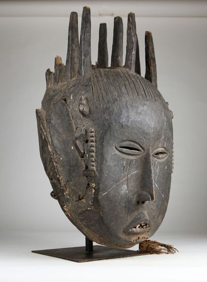 Masque Igala, Nigeria
Large face scarifiée...