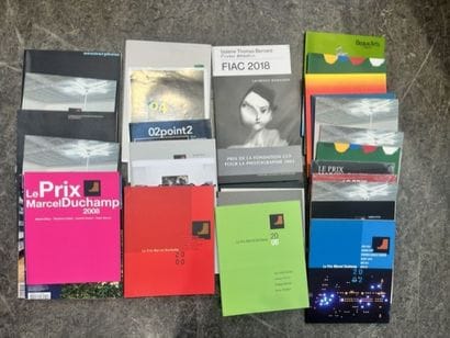 A large collection of contemporary art magazines,...