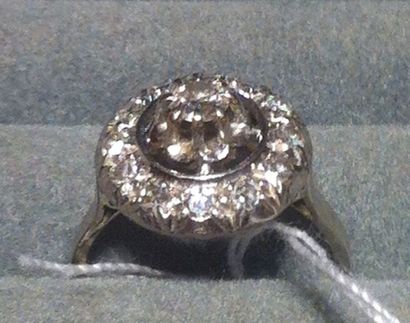 Bague ancienne monture or gris, serti platine,...
