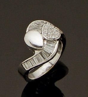 Bague moderne style «Toi et Moi» en or gris,...