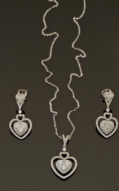 Demi-parure composée d'un collier et d'une...