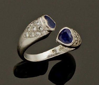 Originale bague en or gris composée de deux...