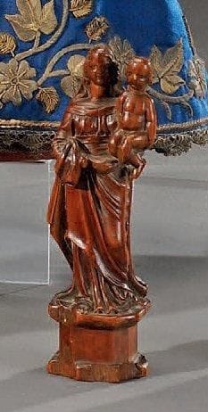 Vierge à l'Enfant en buis foncé, debout sur...