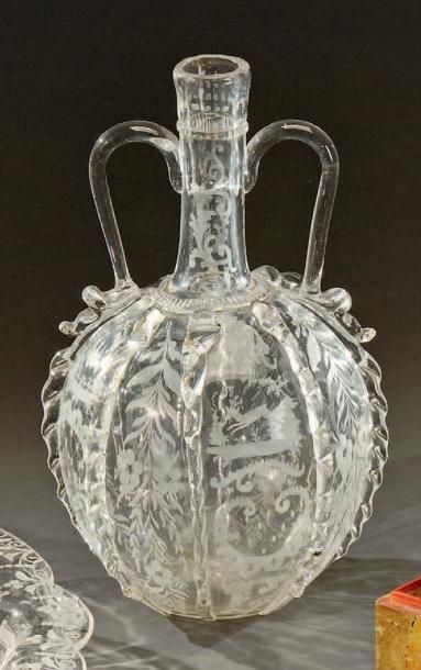 PAYS-BAS
Carafe ronde munie de deux anses...
