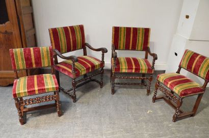Paire de fauteuils à dossier bas et accotoirs...