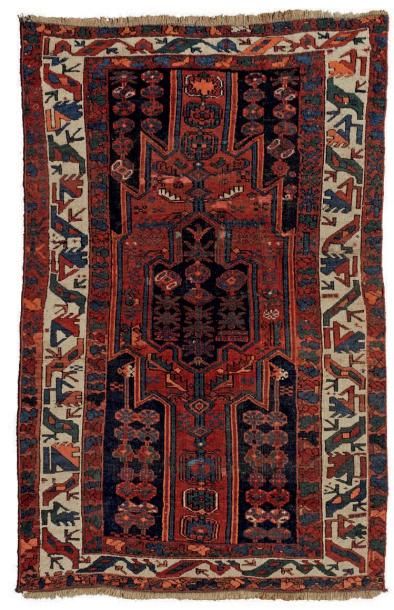 CAUCASE
Tapis à médaillon asymétrique bleu...