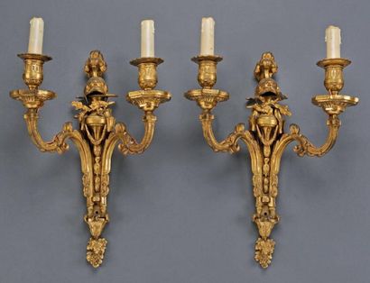 Paire d'importantes appliques en bronze doré...