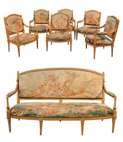 Très important mobilier de salon à dossier...