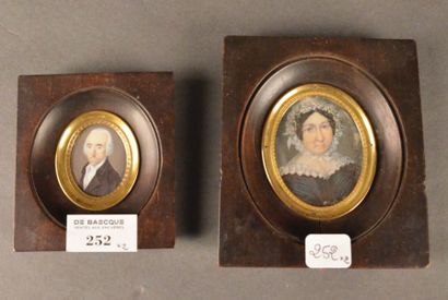 Lot de deux miniatures sur ivoire: - Portrait...
