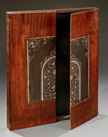 Armoire murale plate en bois naturel ouvrant...