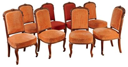 Importante suite de huit chaises en chêne...