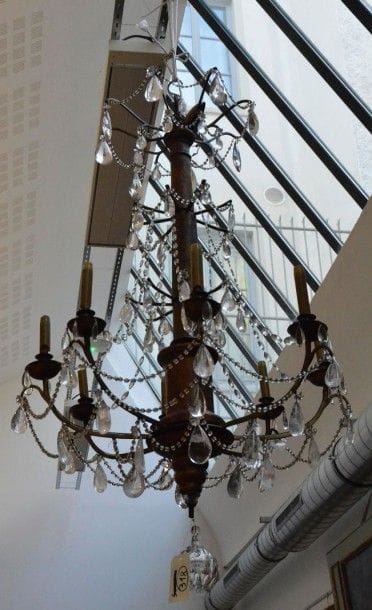 Lustre en bronze à pendeloques à huit lumières,...