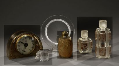 LALIQUE FRANCE
Assiette en verre moulé à...