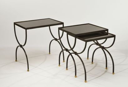 ANNÉES 1950/60
Suite de trois tables gigognes....