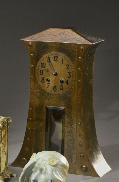 Dans le goût de Jan EISENLOEFFEL (1876-1957)
Pendule...