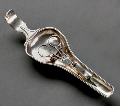Ensemble en argent composé de :
- une paire...
