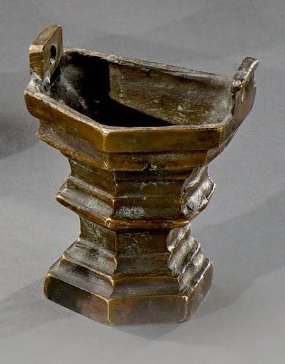 Petit seau à eau bénite pentagonal balustre...