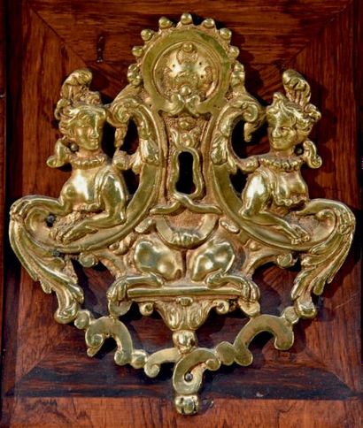 Importante commode tombeau en placage de...