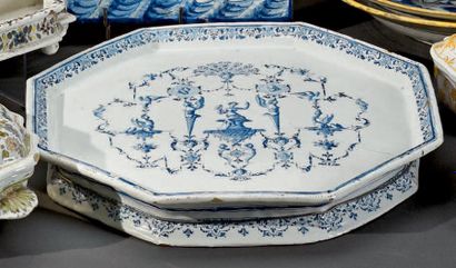 MOUSTIERS
Surtout de table octogonal sur...