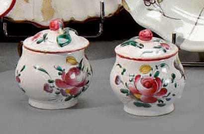 MOUSTIERS - Manufacture de FERRAT
Deux pots...