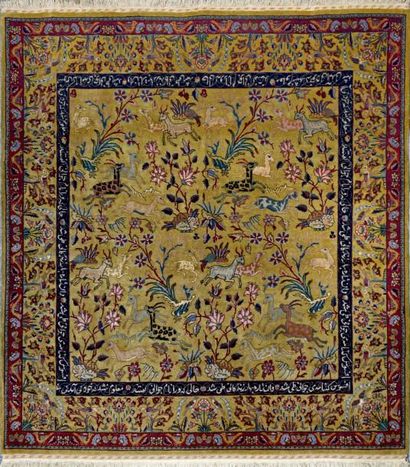ISPAHAN
Tapis laine et soie à champ ocre...