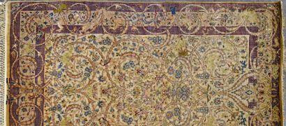 ISPAHAN
Beau et grand tapis en laine et soie...