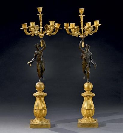Paire d'importants candélabres en bronze...