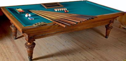Billard français TOULET en chêne mouluré...