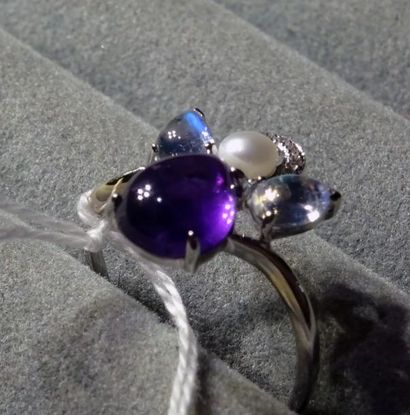 Bague asymétrique en or gris 18K (750/°°)...