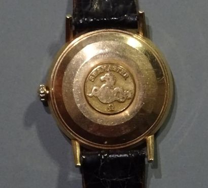 OMEGA
Montre bracelet d'homme en or jaune...
