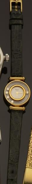 CHOPARD
Montre de dame en or jaune 18K (750/°°)...