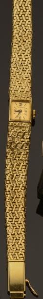 VAN CLEEF & ARPELS
Montre en or jaune 18K...