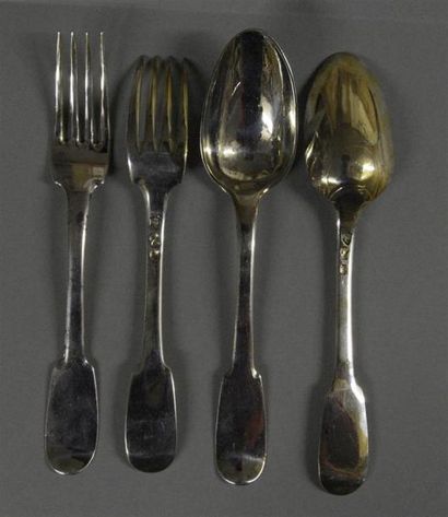 Suite de deux couverts de table en argent...