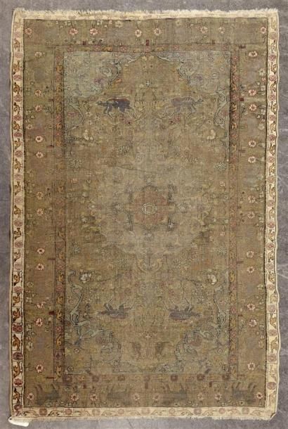 Rare tapis ancien tissé laine et métal ;...