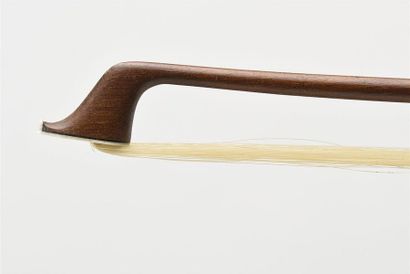 Archet de violon en bois d'abeille de l'école...