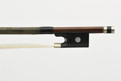 Archet de violon en bois d'abeille de l'école...