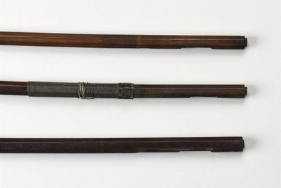 Lot de trois baguettes de violon dont deux...
