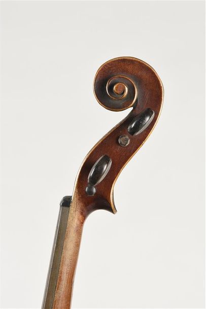 Violon médio fino fait vers 1900. Fond une...