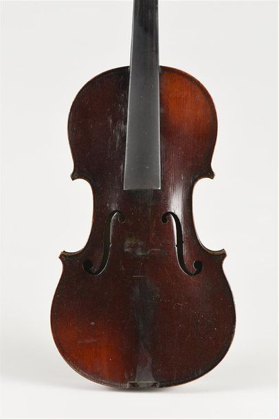 Lot de trois violons : un violon médio fino...