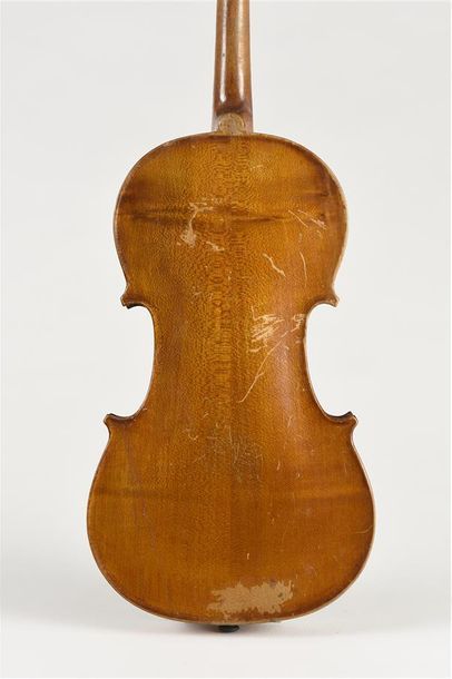Lot de trois violons : un violon médio fino...