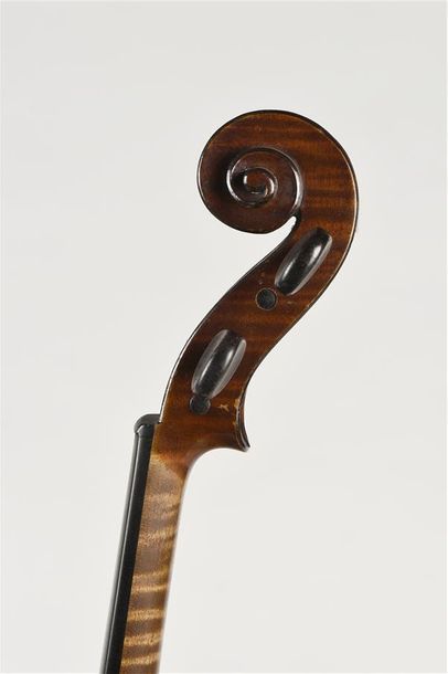 Violon de Jérôme Thibouville Lamy portant...