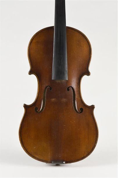 Violon français portant l'étiquette Terminé...